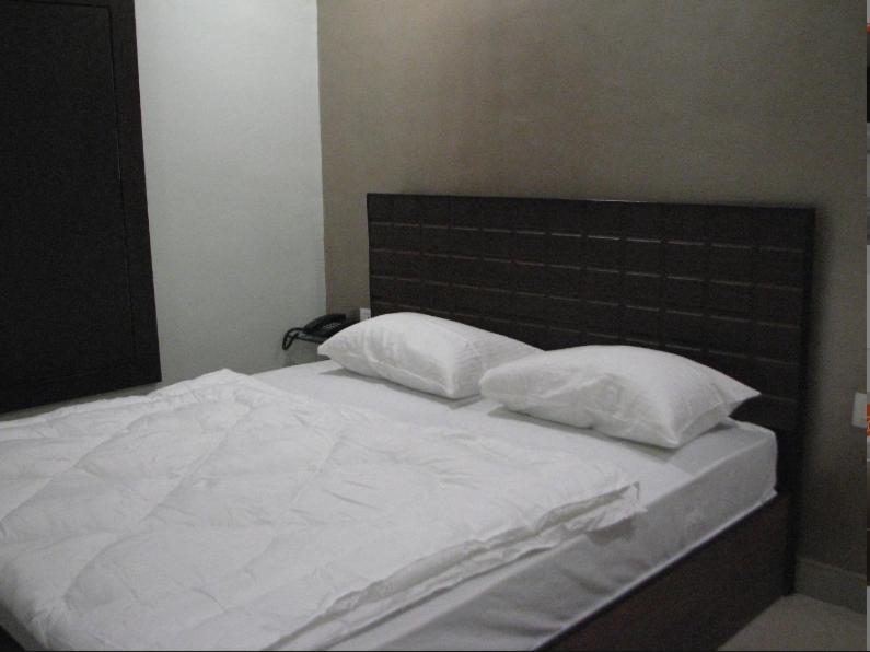 Hotel Confirm Inn Kota Кота Экстерьер фото